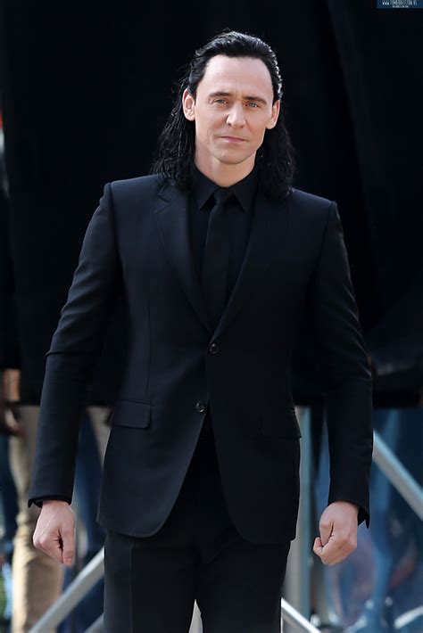 tom hiddleston loki suit.